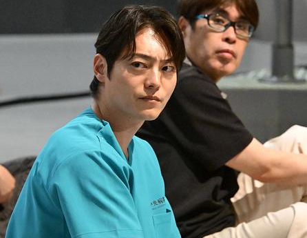 占领电视台第8集剧情聚焦
