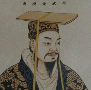 从刘备到刘秀：汉室复兴的两种路径与历史假设