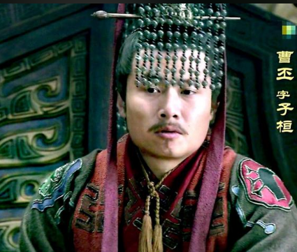 曹丕登基后曹洪的命运转折：从功臣到政治牺牲品