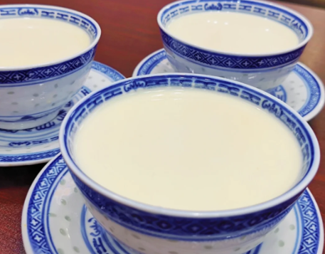 解锁姜撞奶的完美口感：选奶关键指南