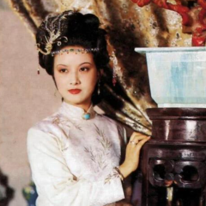 王熙凤与王子腾：家族权势下的血缘纽带