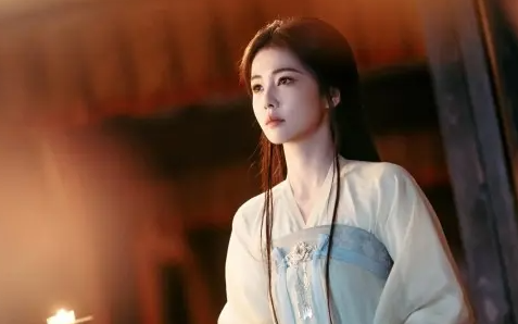 唐宫奇案之青雾风鸣芙蕖害人的目的是什么？