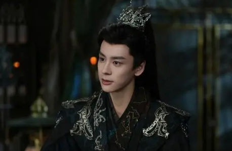 白日提灯杀害贺思慕的父亲的人是谁？