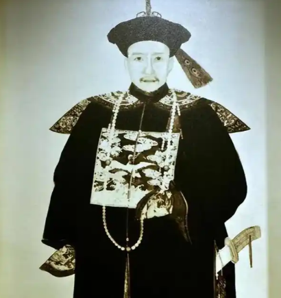 和珅贪墨无度，缘何能长期受宠于乾隆？