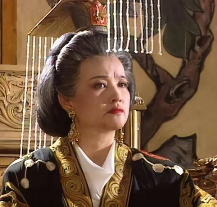 破茧成凰：武则天如何以铁腕与智慧冲破男权藩篱登上帝位