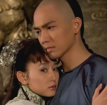 朱门锦色藏愁绪：纳兰容若的世家荣光与词间怅惘
