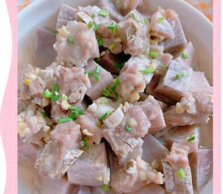解锁香芋蒸排骨的美味密码：三步锁鲜，蒸出软糯鲜香的家常滋味