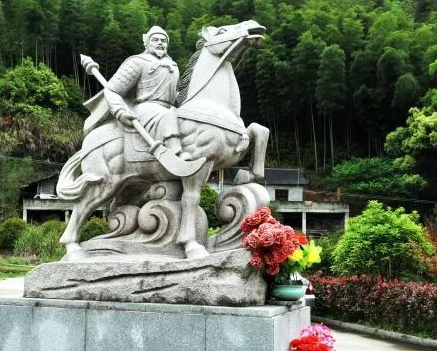 胡深：剿抚并施平动乱，因地施策复民生