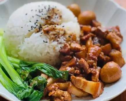 卤香沁饭，烟火至味：解锁家常卤味饭的醇厚做法