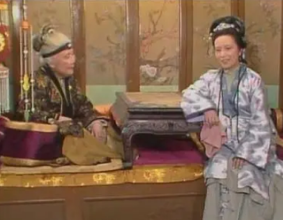 小说红楼梦中贾母与王夫人这地婆媳是如何争权的？