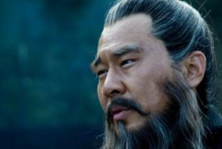 曹操为何迟迟不称帝？其实是为了限制刘备