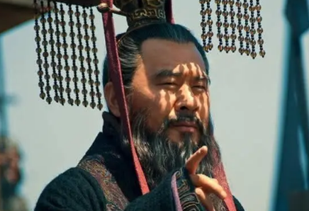 曹操已经形同天子，为什么始终没有称帝呢？