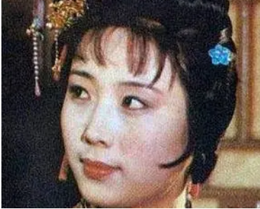 红楼梦中鸳鸯为何能成为贾府众多丫鬟中独特的存在