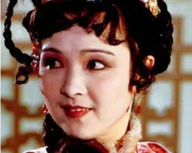 红楼梦中贾母喜爱貌美的女孩子是想用他们来维系家族？