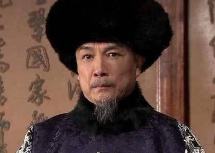 乾隆和康熙两位皇帝谁在位期间功绩更大?