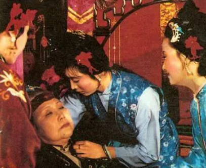 小说红楼梦中有几次描写中秋节？有什么特殊含义？