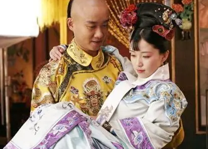 清朝后宫女子脖子上都有一条龙华 这东西有什么作用