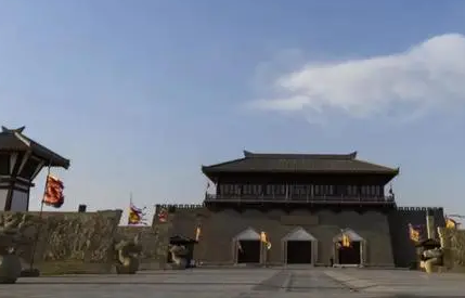 曹操挟天子以令诸侯后 都城为什么从许都迁到邺城
