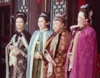 红楼梦中王夫人为何会被称呼为夫人?