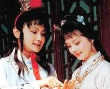 红楼梦中黛玉如果愿意当妾，会如愿嫁给宝玉吗？