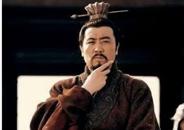 三国时期诸葛亮与刘备之间的关系怎么样？他是何时看透刘备的？