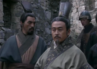 嬴驷为什么杀了商鞅？嬴驷和商鞅之间有何矛盾？