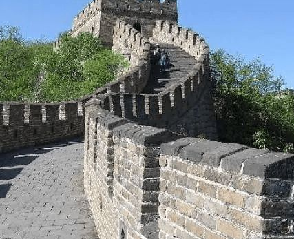 一个人走完长城需要多久？走短途大概一两天就能走完