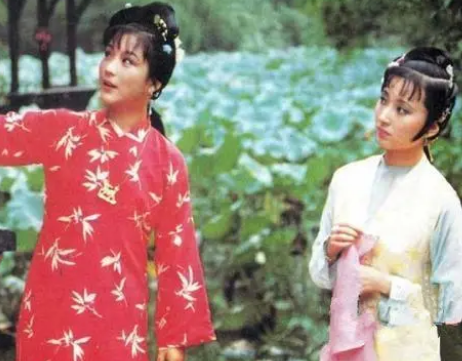 史湘云成为官妓时贾家人在做什么？他们为什么不去救？