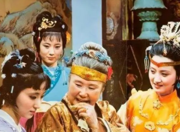 中国四大名著之中有哪些不正经的时候？有什么乐趣？