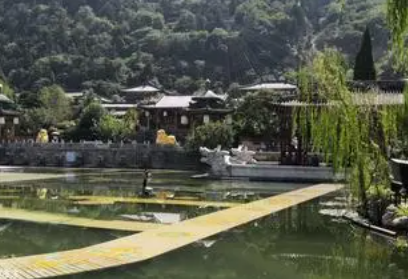 华清池的诗句有哪些？最有名的是哪句？