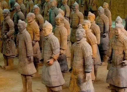 兵马俑是真人还是假人？古人用什么材料制作的？