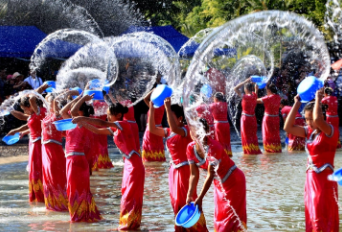 傣族的泼水节是几月几日？有哪些庆祝活动？