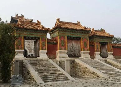Where is the location of Cixis tomb? What is the structure of Cixis tomb?