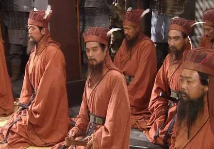 Why cant He Jin defeat the ten eunuchs? Isnt he the general?