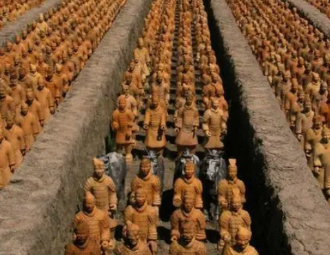 Who was the emperor who conquered Baiyue and why did he do so?