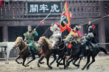 三国志中有三英战吕布吗？三国志是如何记载的？