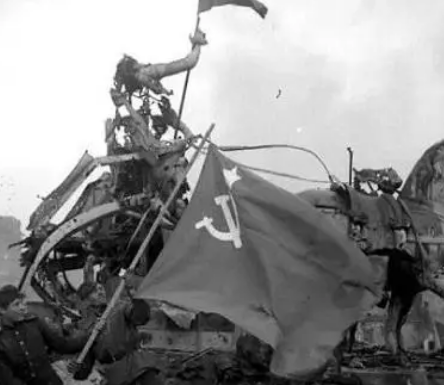 1945空袭柏林回来了几架飞机?分别来自哪些国家的战机？