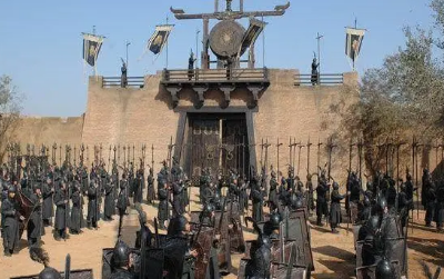 Who was the leader of the Wagang Fort Rebellion? Why could Li Mi become the leader of the Wagang Fort?