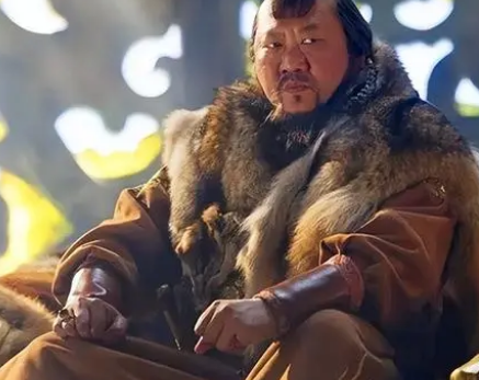 Which dynasty almost destroyed Japan? Was it the Qing Dynasty or the Ming Dynasty?