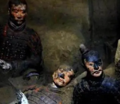 唯一一个彩色兵马俑，这个兵马俑有什么特殊的地方？