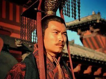 曹丕篡汉的真相是什么？告诉我们什么道理？