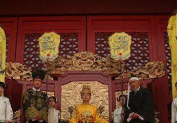 万历怠政的原因是什么？涉及到哪些不同的方面？
