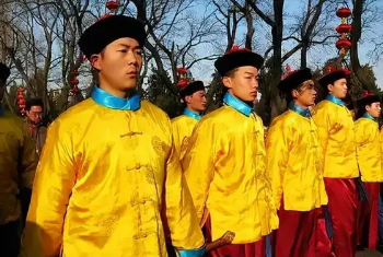 清朝哪些侍卫可以穿黄马褂？黄马褂有什么作用？