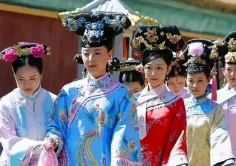 清朝后妃等级制度是怎样的？每个等级有多少人？