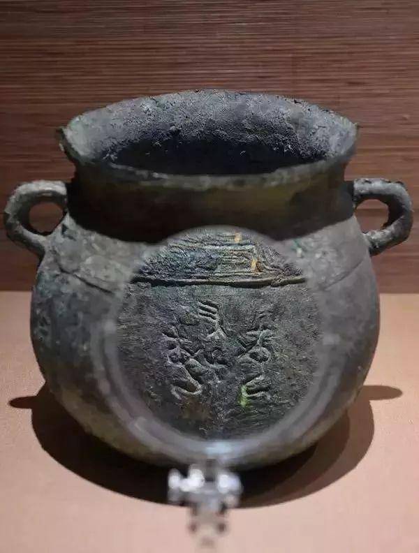商代历史新发现：妇好和武丁同族，两位都成为王后