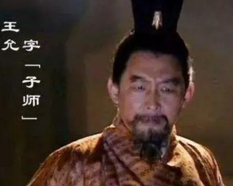 王允为什么不赦免李傕郭汜？王允出于什么考虑？