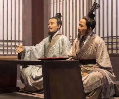管仲相齐的故事含义是什么？告诉我们什么样的道理？