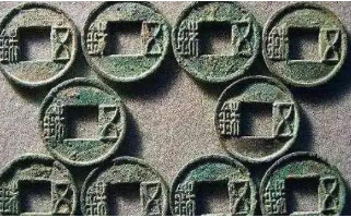 币制改革的原因是什么？产生了什么影响？