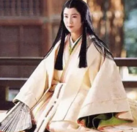 日本平安时代的生活如何？有多少个方面？