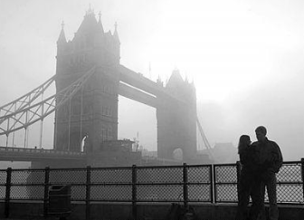 Why is London known as the Foggy City? What are the special reasons?